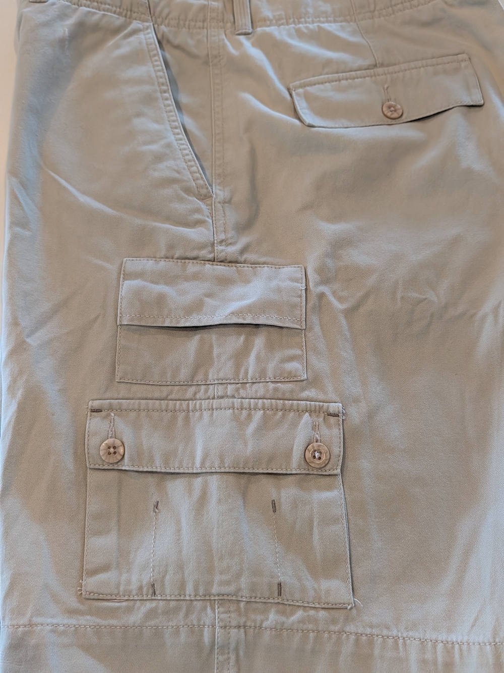Men's Khaki Cargo Shorts - Casual Utility Style
